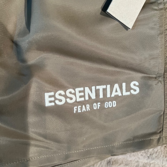 Fear of God Essentials Kids Track Shorts Size M - Picture 5 of 14